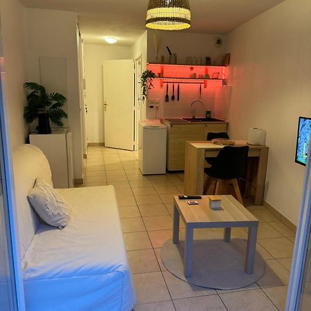 Studio Confortable Avec Vue Ніцца Екстер'єр фото