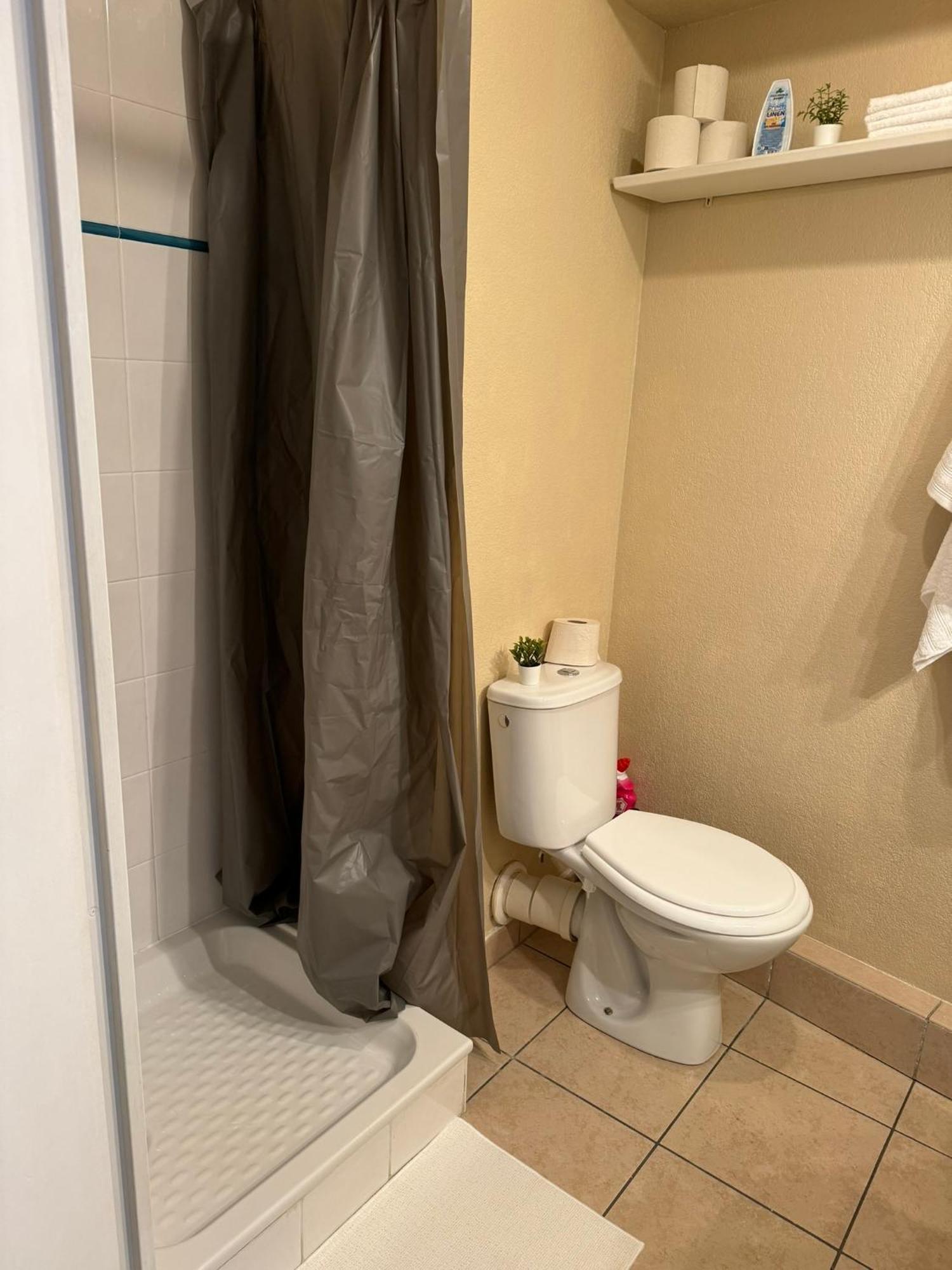 Studio Confortable Avec Vue Ніцца Екстер'єр фото